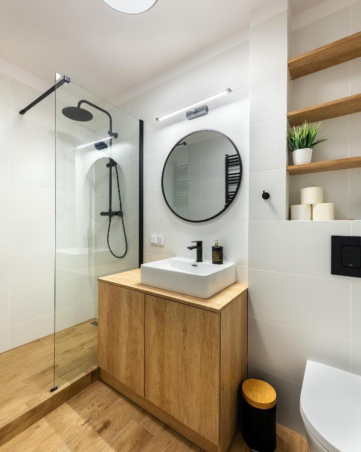 Sliska 3 - Studio - 100M Od Zlotych Tarasow Oraz 200M Od Dworca Centralnego, Piekny Widok Na Panorame Warszawy - Wifi - Smart Tv 55 Cali - Better Rental 바르샤바 외부 사진